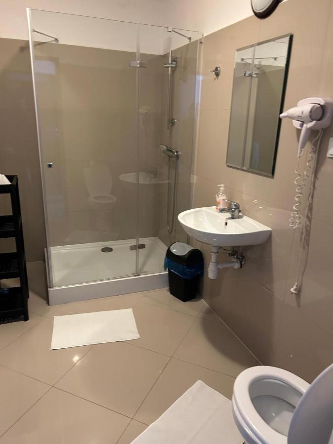 Hotel Bukowiec Legionowo Eksteriør billede